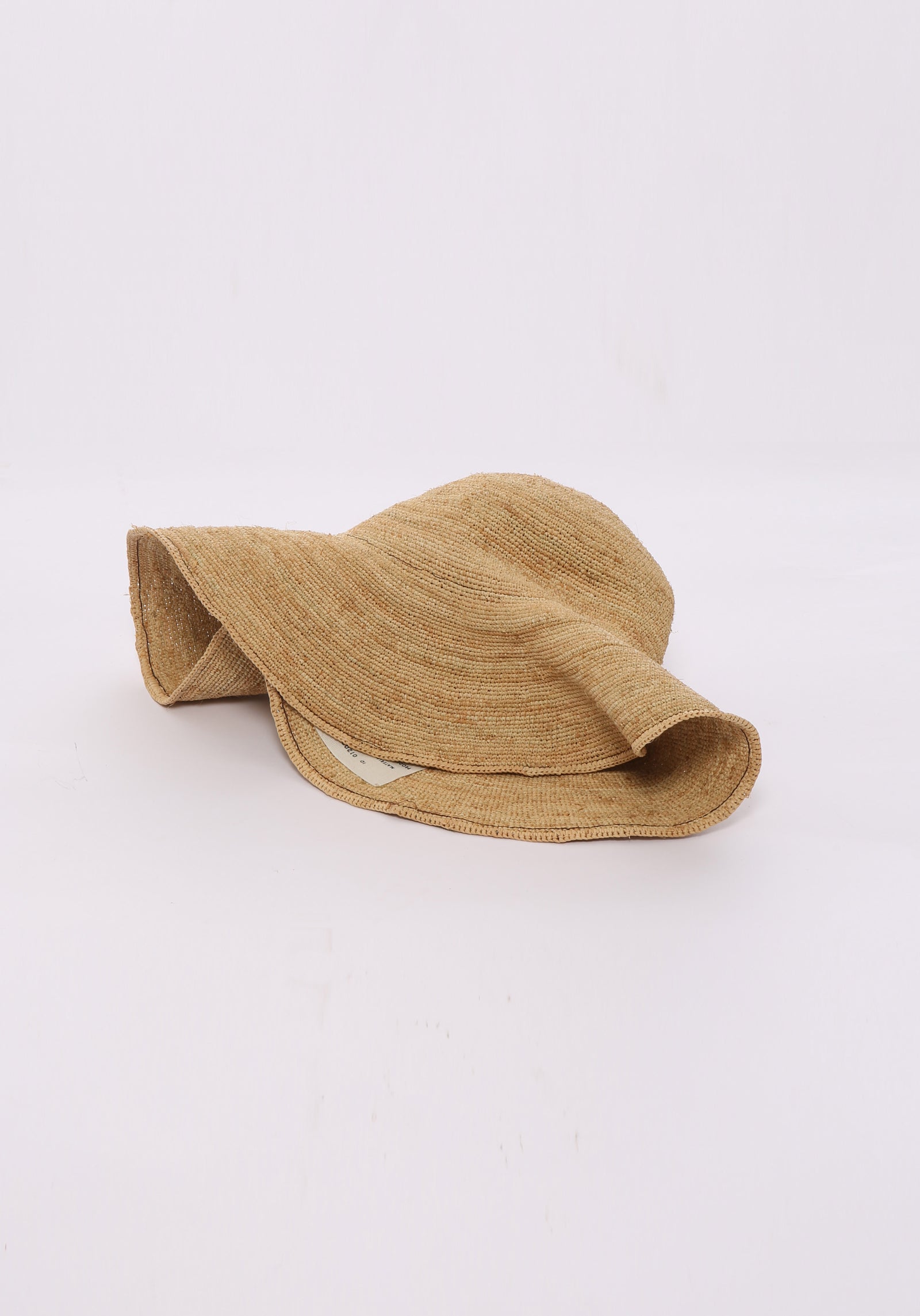 Cono Raw Raffia